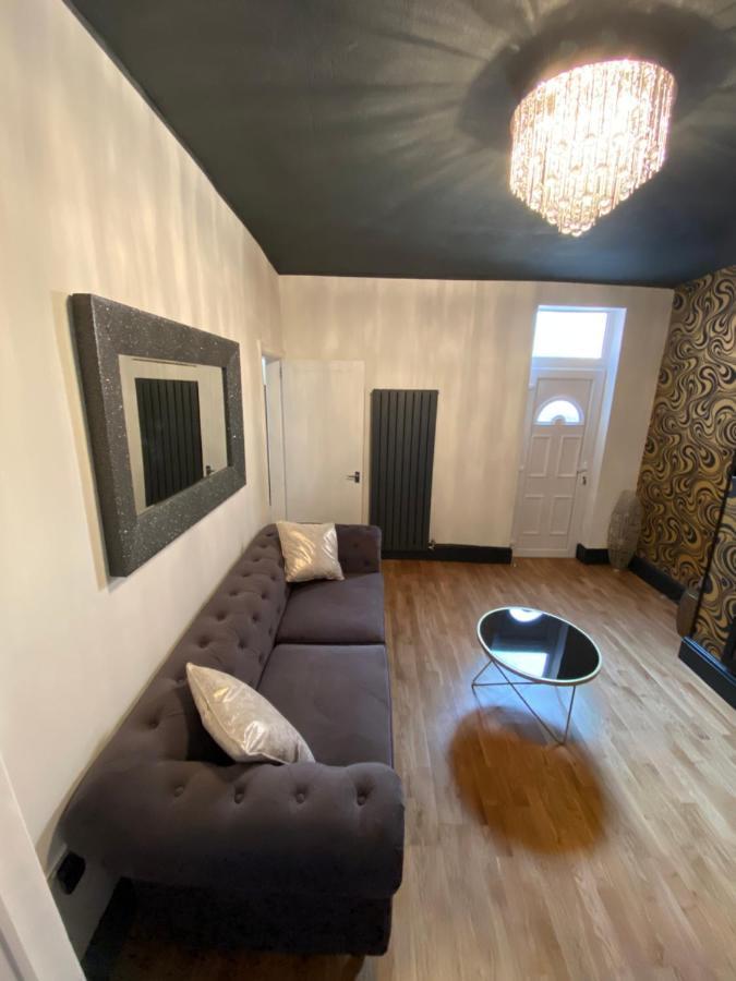 Ideal Abode Leonard Chester Luaran gambar