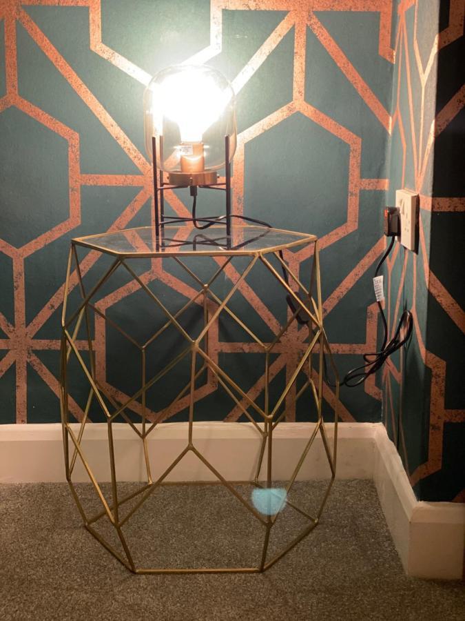 Ideal Abode Leonard Chester Luaran gambar