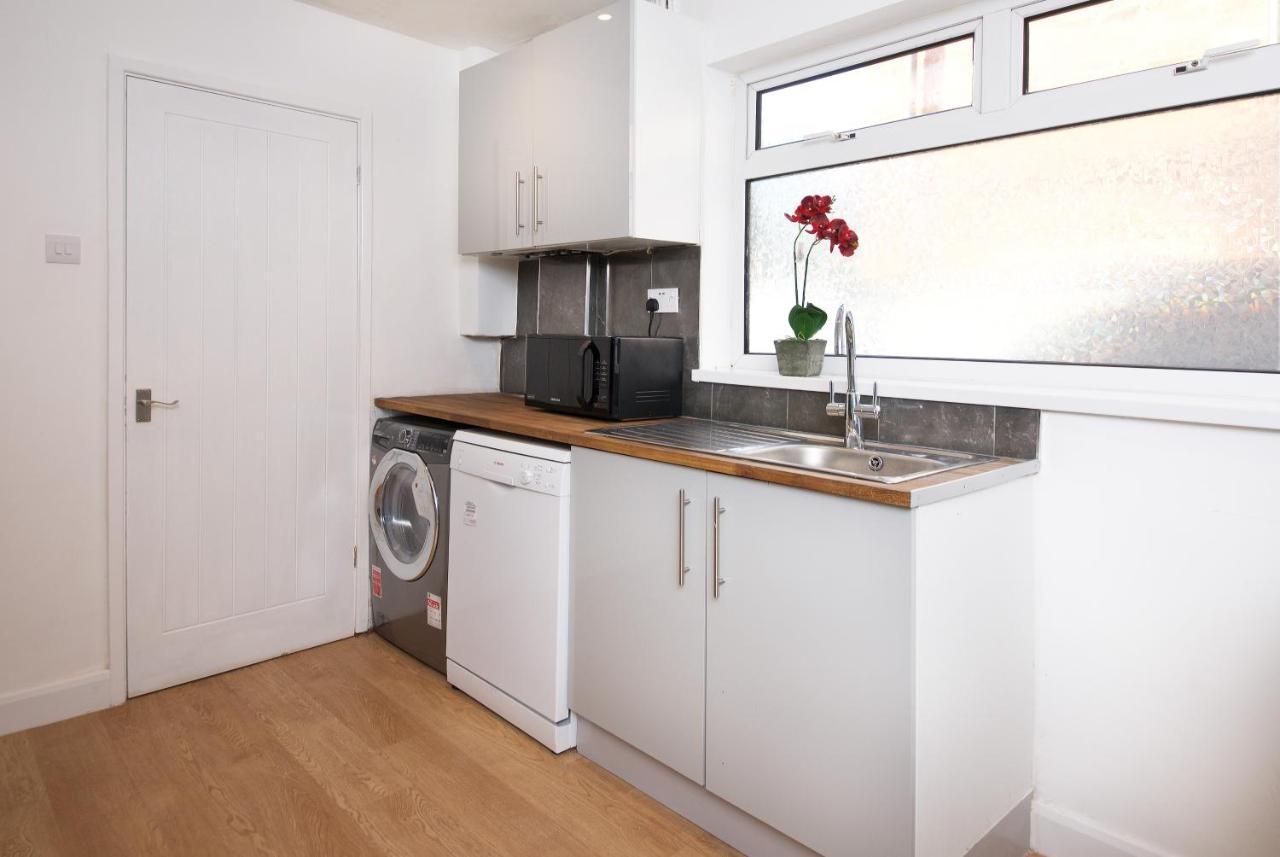 Ideal Abode Leonard Chester Luaran gambar